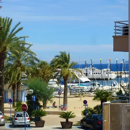 T2 Avec Terrasse Au Centre Du Lavandou - Fr-1-251-882 * Ле-Лаванду